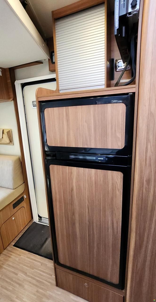 Carado T447 5-Plätzer / Hubbett