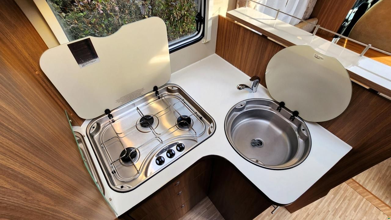 Carado T447 5-Plätzer / Hubbett