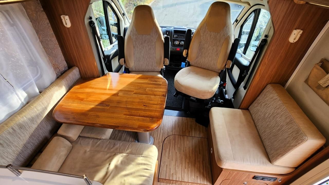 Carado T447 5-Plätzer / Hubbett