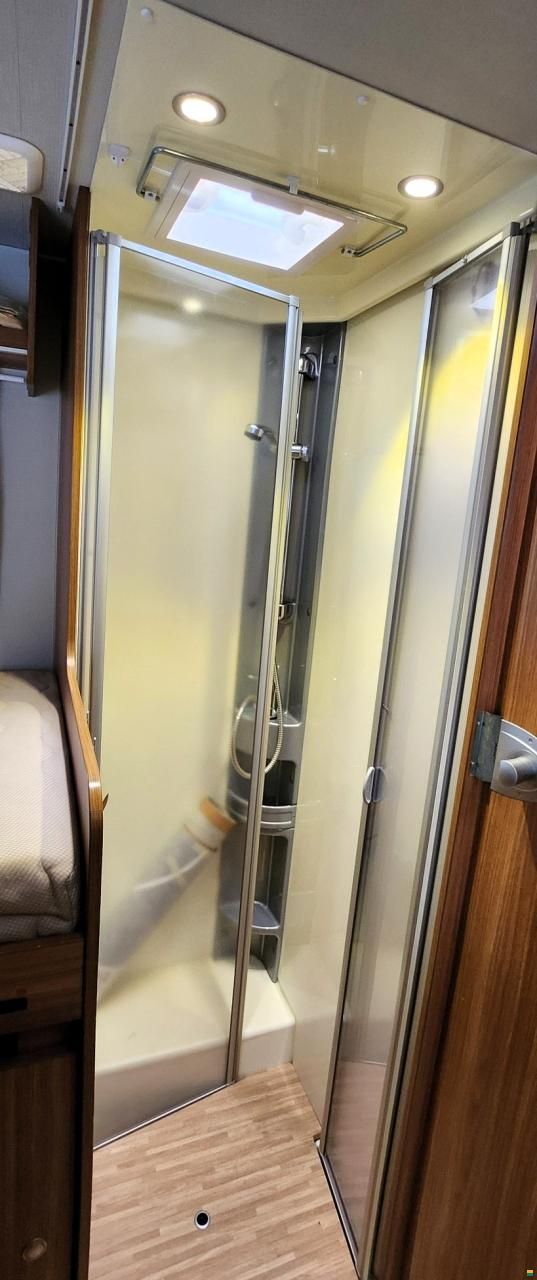 Carado T447 5-Plätzer / Hubbett