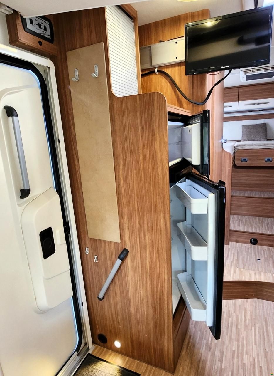 Carado T447 5-Plätzer / Hubbett