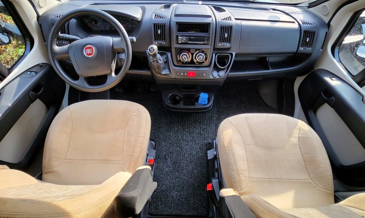 Carado T447 5-Plätzer / Hubbett