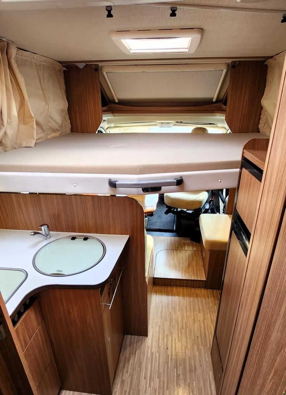 Carado T447 5-Plätzer / Hubbett