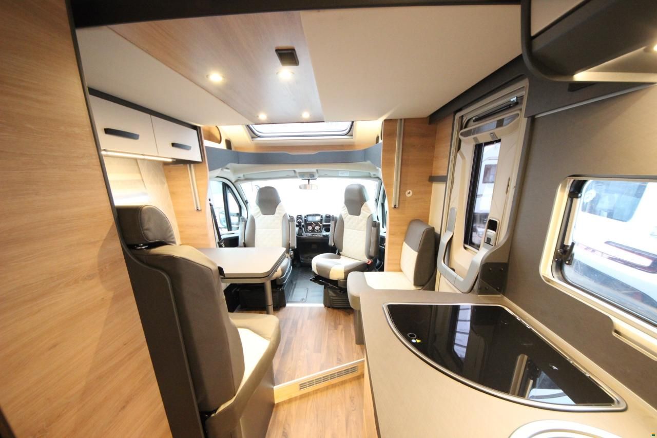 Knaus LIVE WAVE 650 MEG PlAT.SEL. (2026)