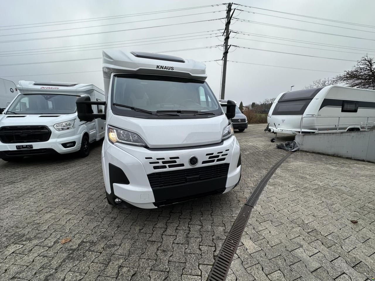 Knaus L!VE WAVE PLATINUM SELECTION 700 MEG