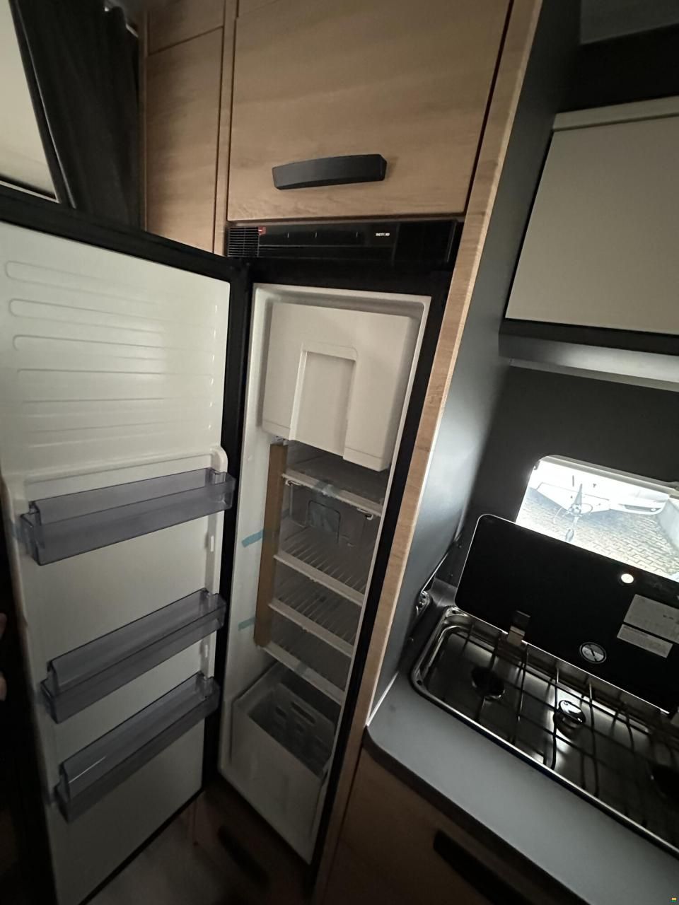 Knaus L!VE WAVE PLATINUM SELECTION 700 MEG