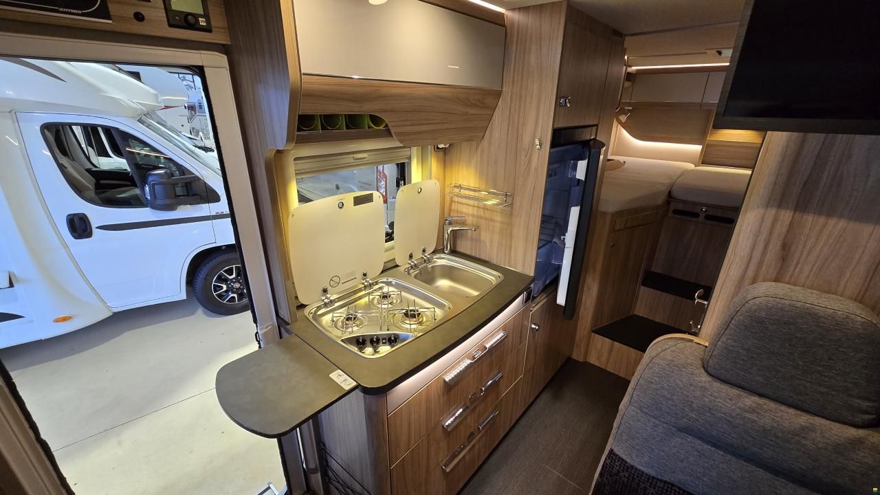 Hymer Exsis- I 588