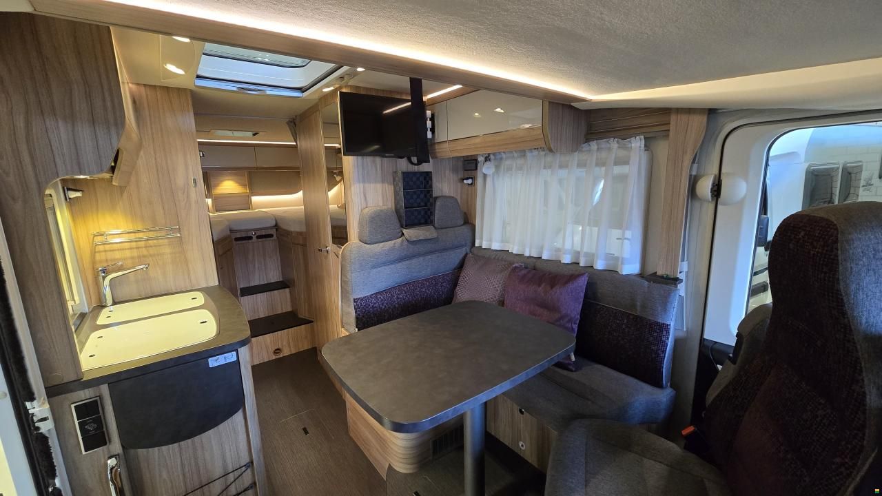 Hymer Exsis- I 588