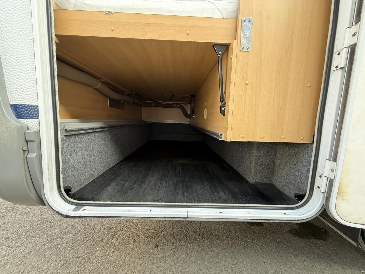 Dethleffs Golbetrotter A5880- Family Travel