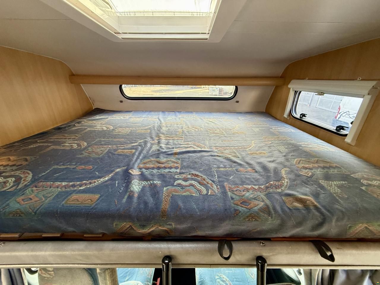 Dethleffs Golbetrotter A5880- Family Travel