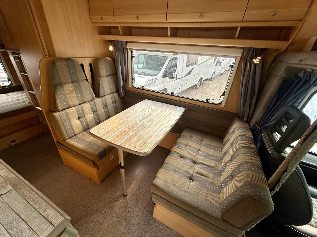 Dethleffs Golbetrotter A5880- Family Travel