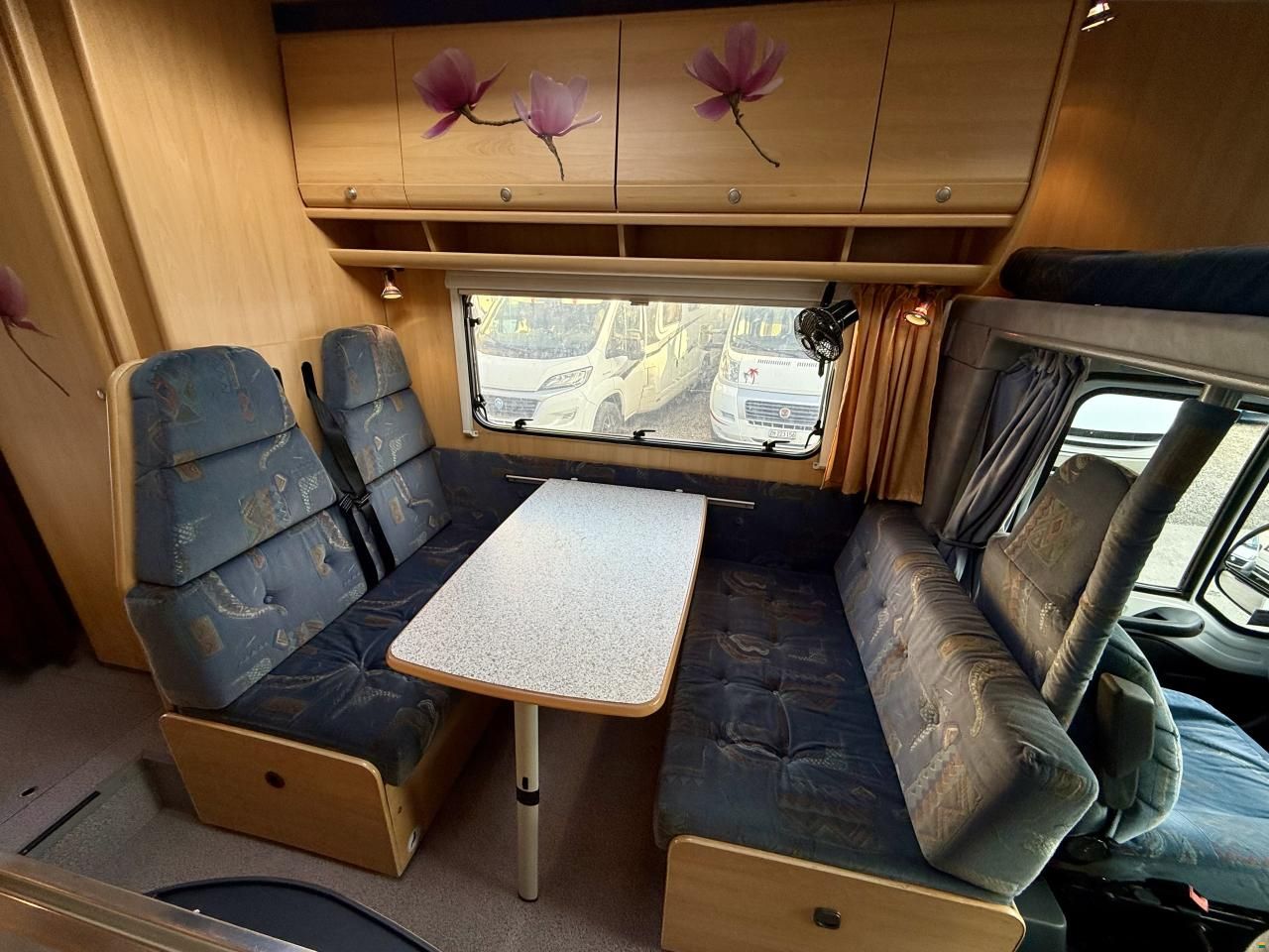 Dethleffs Golbetrotter A5880- Family Travel