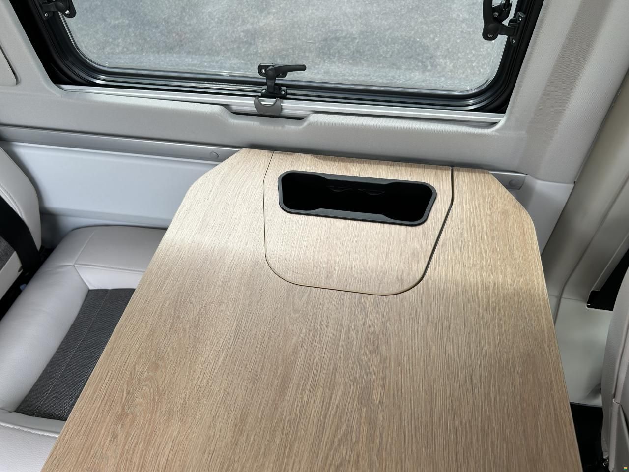 Adria Twin 640 SGX 60Y PopTop DeLuxe