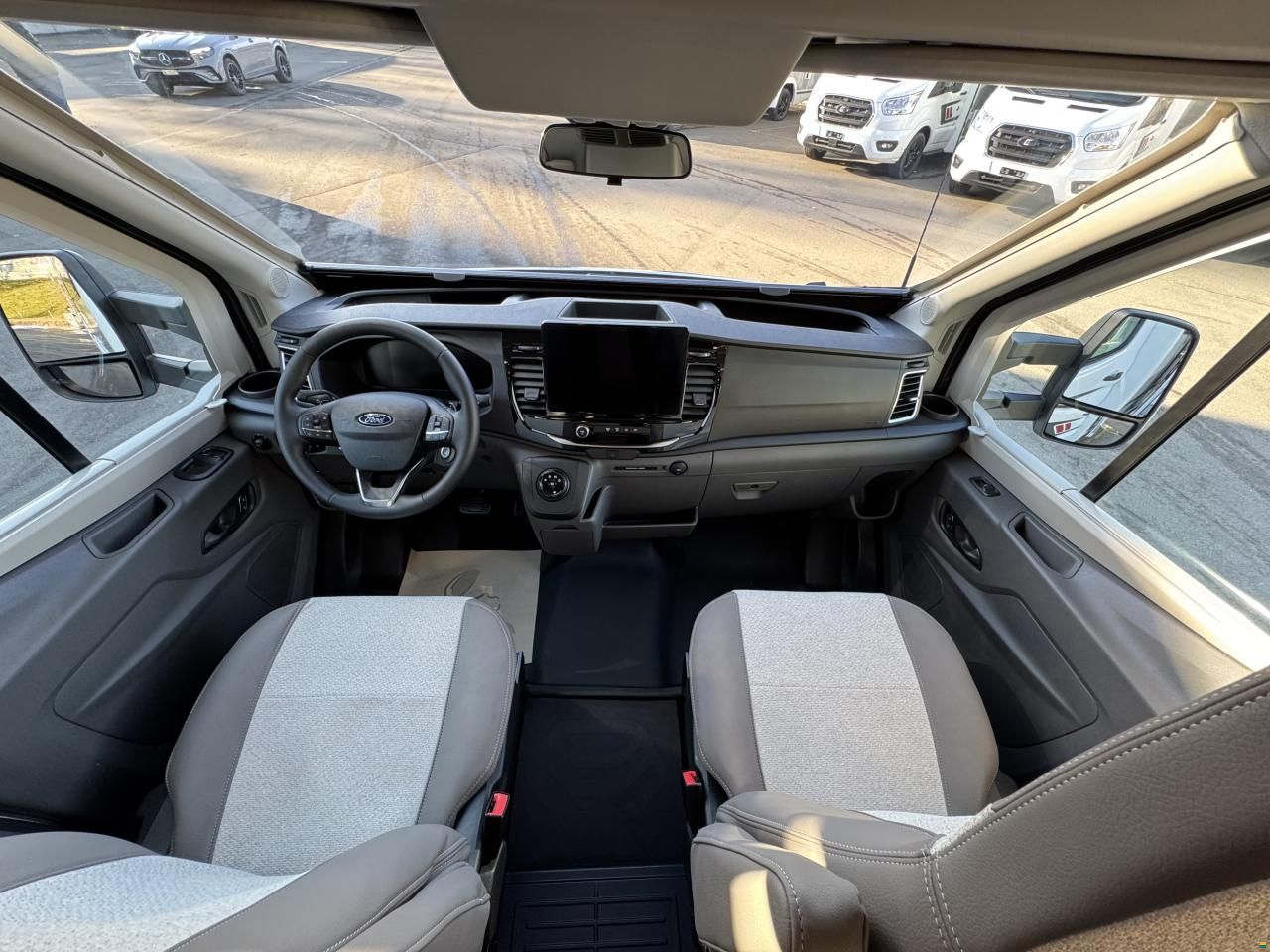 Challenger 250 Graphite Edition