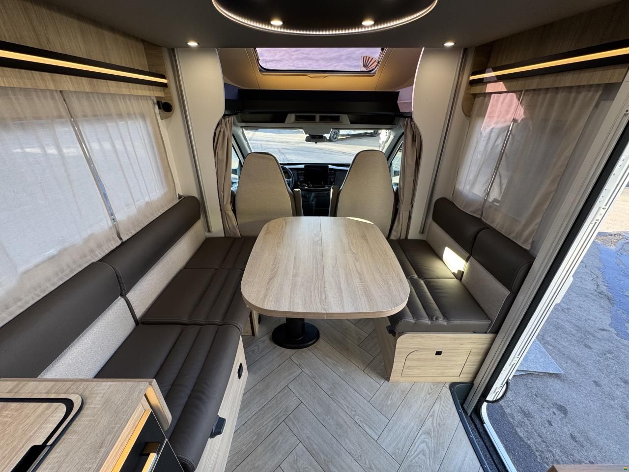 Challenger 250 Graphite Edition