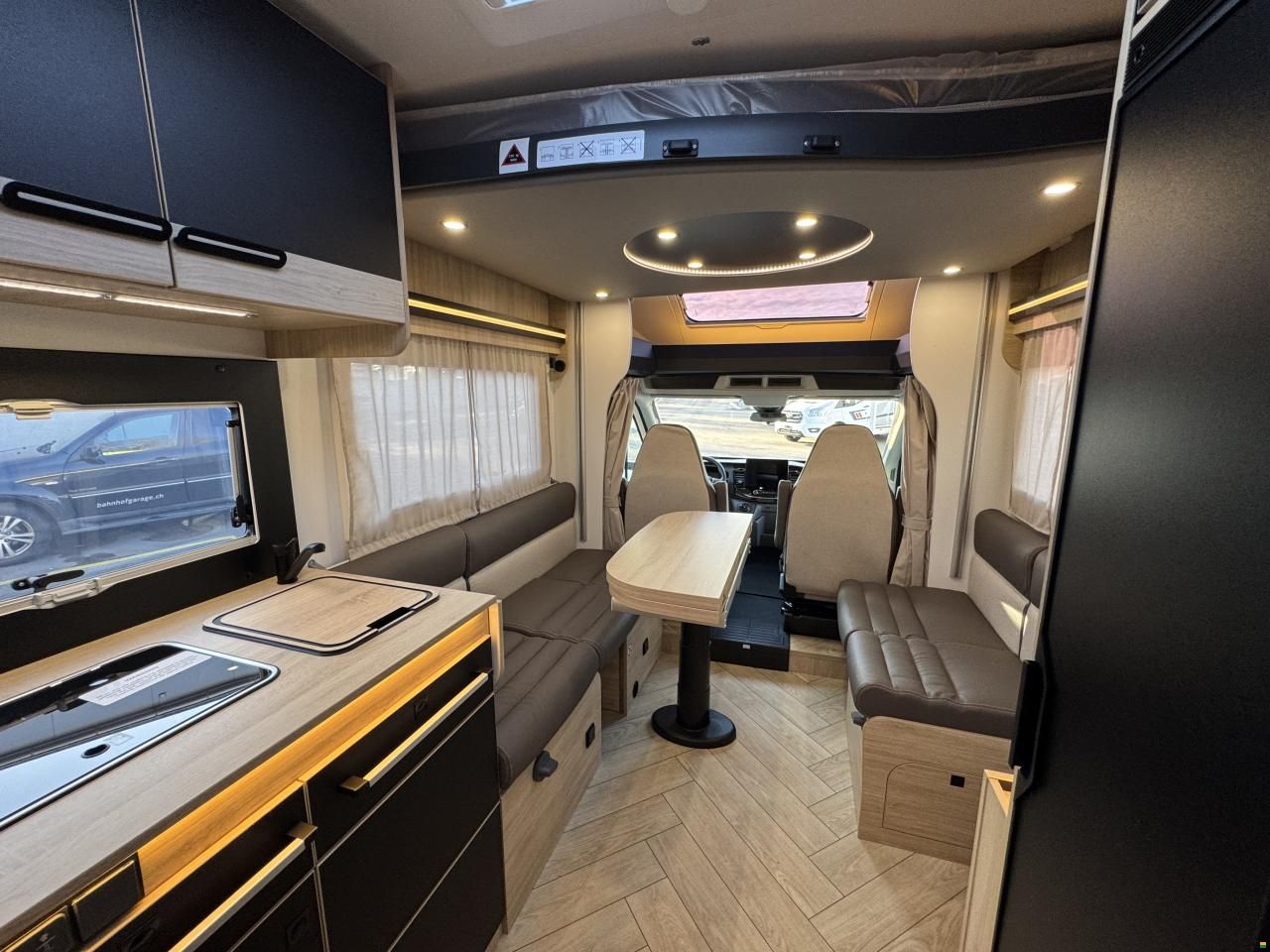 Challenger 250 Graphite Edition