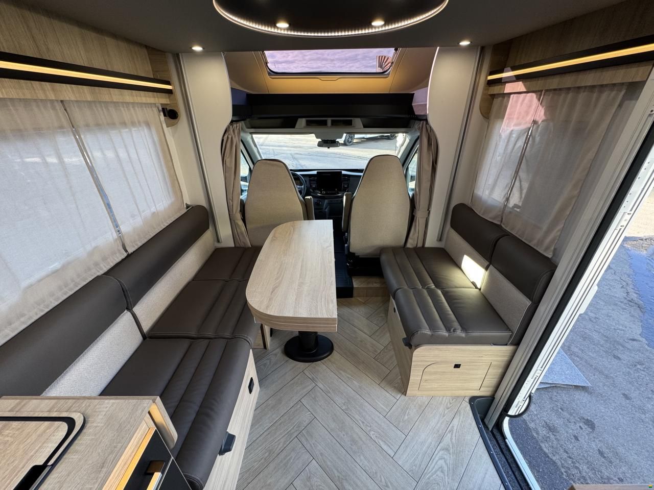 Challenger 250 Graphite Edition