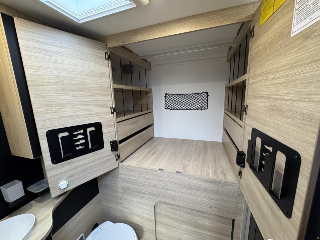 Challenger 250 Graphite Edition