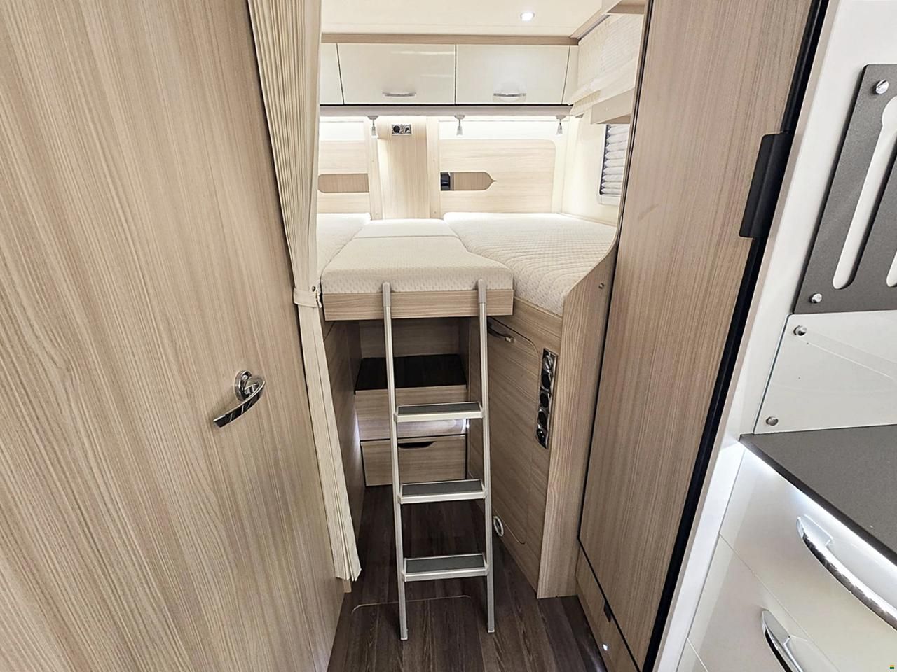 Bürstner Lyseo BT 690 G 2.3 MJ 150