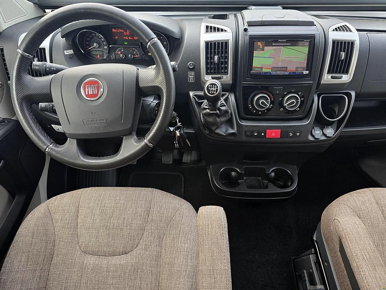 Bürstner Lyseo BT 690 G 2.3 MJ 150