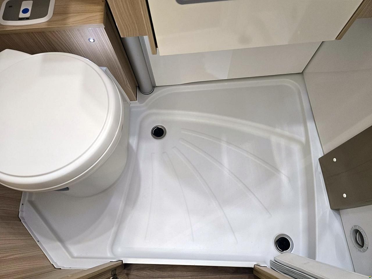 Bürstner Lyseo BT 690 G 2.3 MJ 150