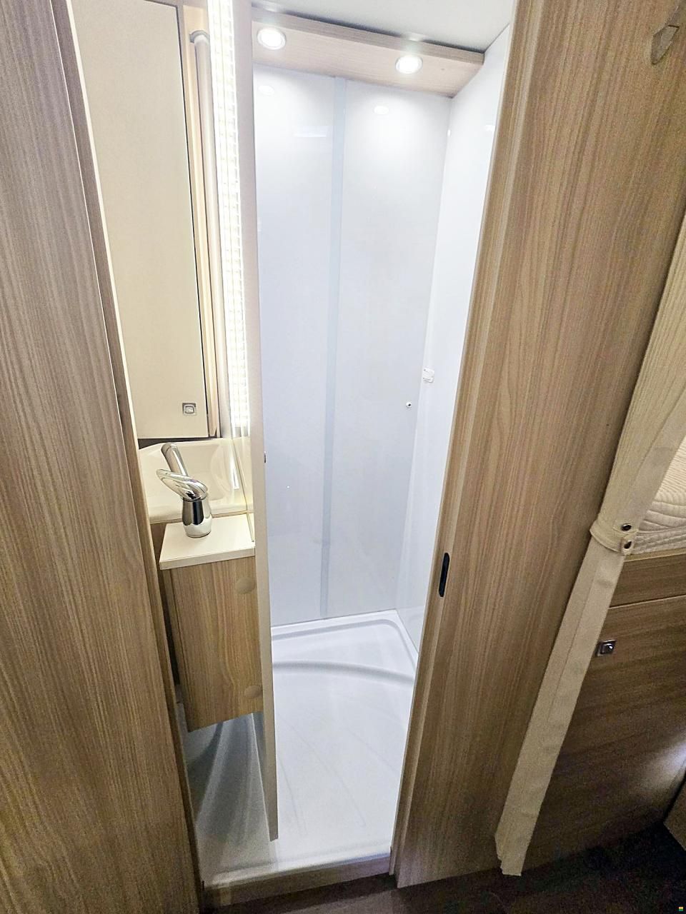 Bürstner Lyseo BT 690 G 2.3 MJ 150