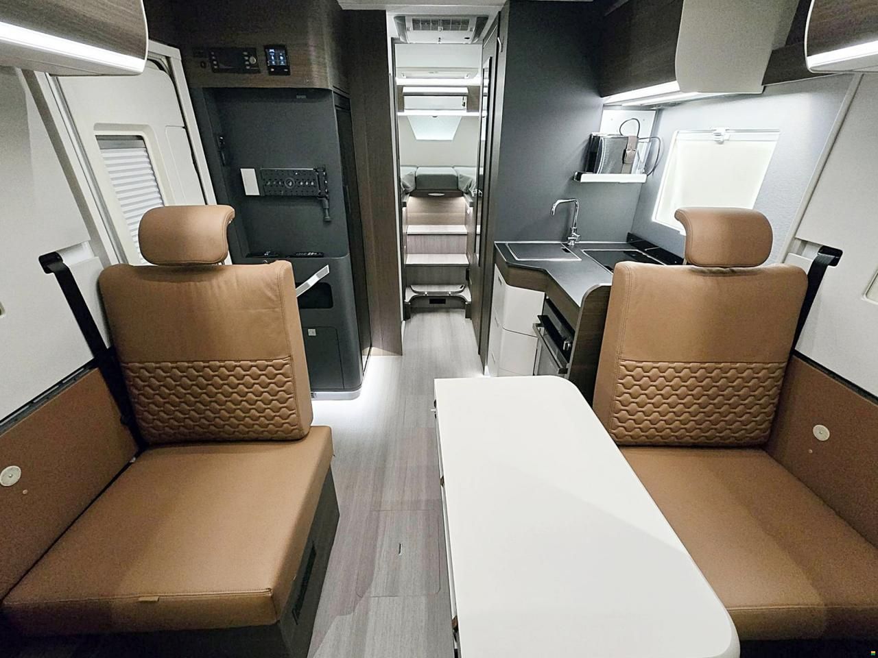 Adria Matrix 670 DL SUPREME 2.2 AUTOMAT 180MJ