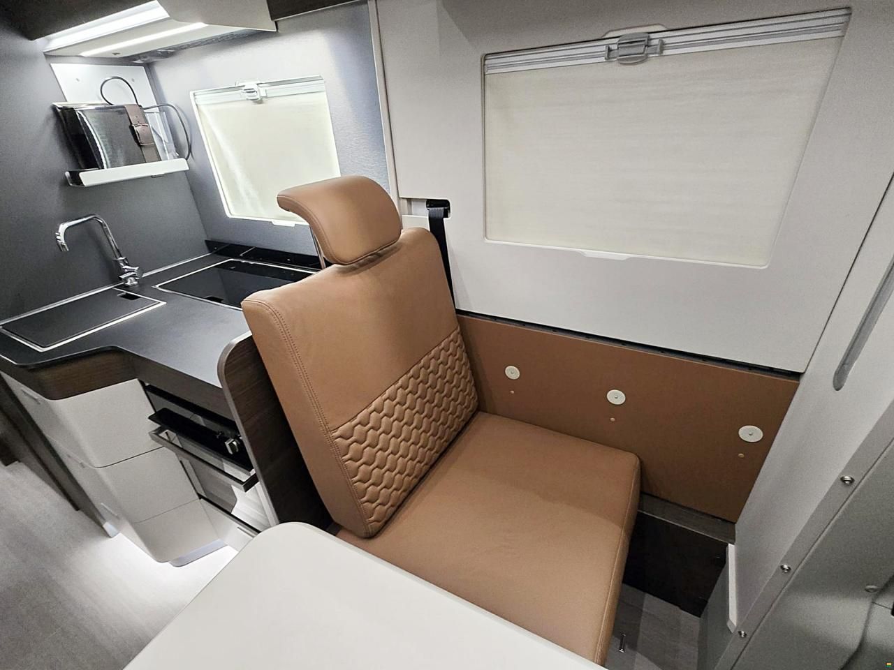 Adria Matrix 670 DL SUPREME 2.2 AUTOMAT 180MJ