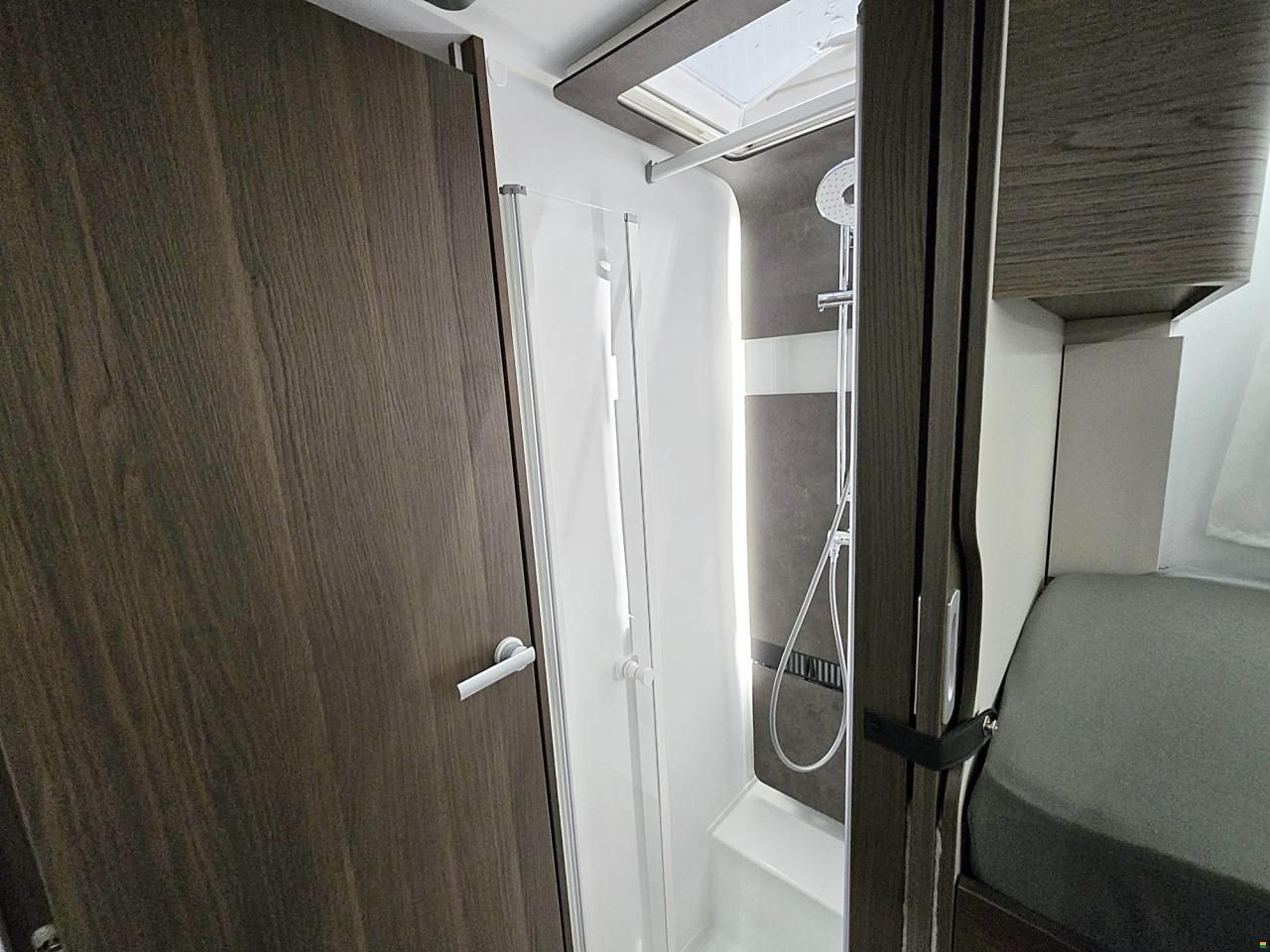 Adria Matrix 670 DL SUPREME 2.2 AUTOMAT 180MJ