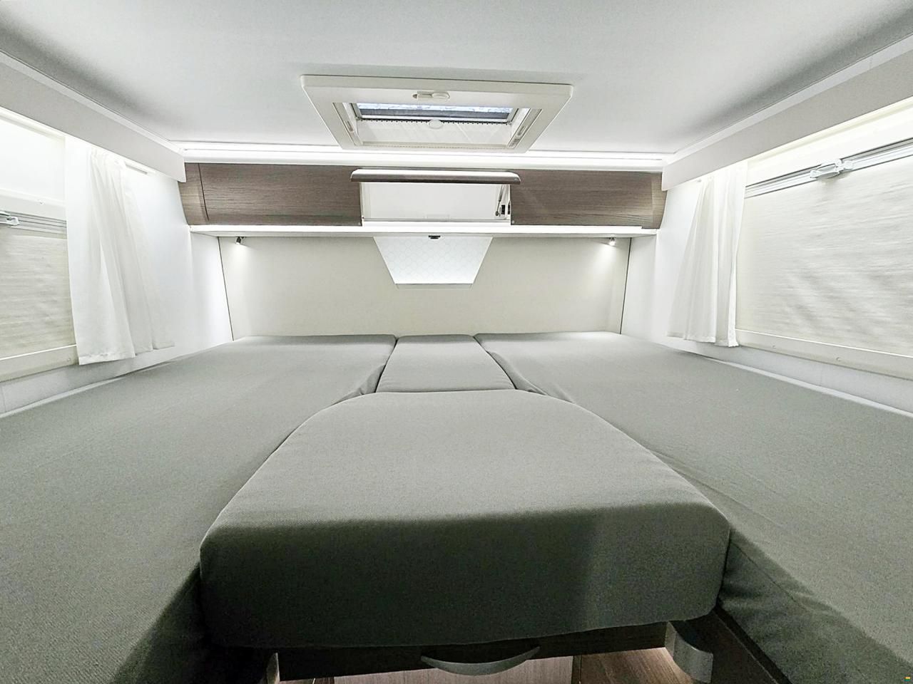 Adria Matrix 670 DL SUPREME 2.2 AUTOMAT 180MJ