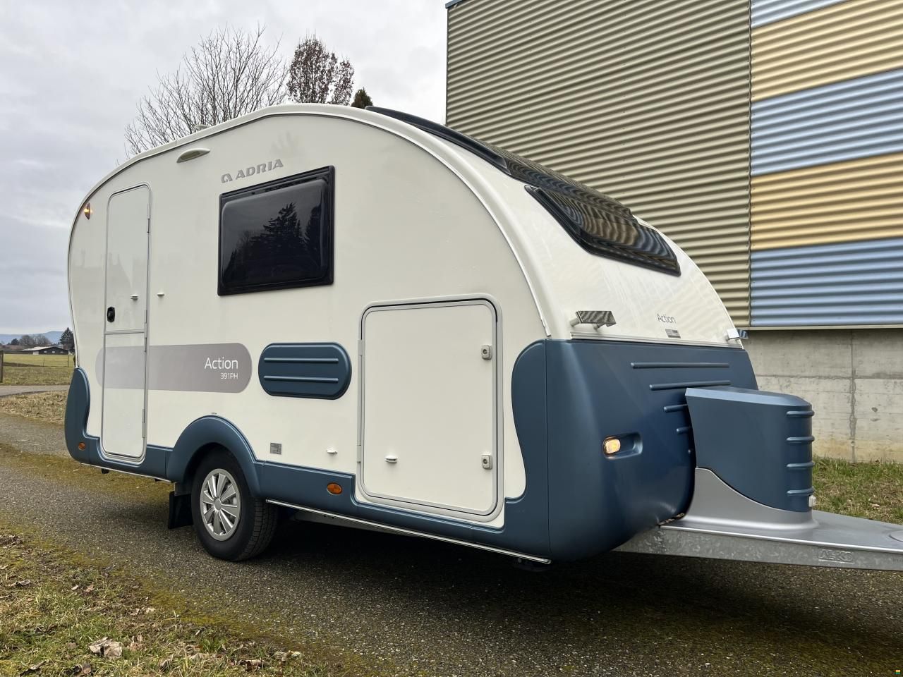 Adria Top Reise- Wohnwagen mit Vorzelt