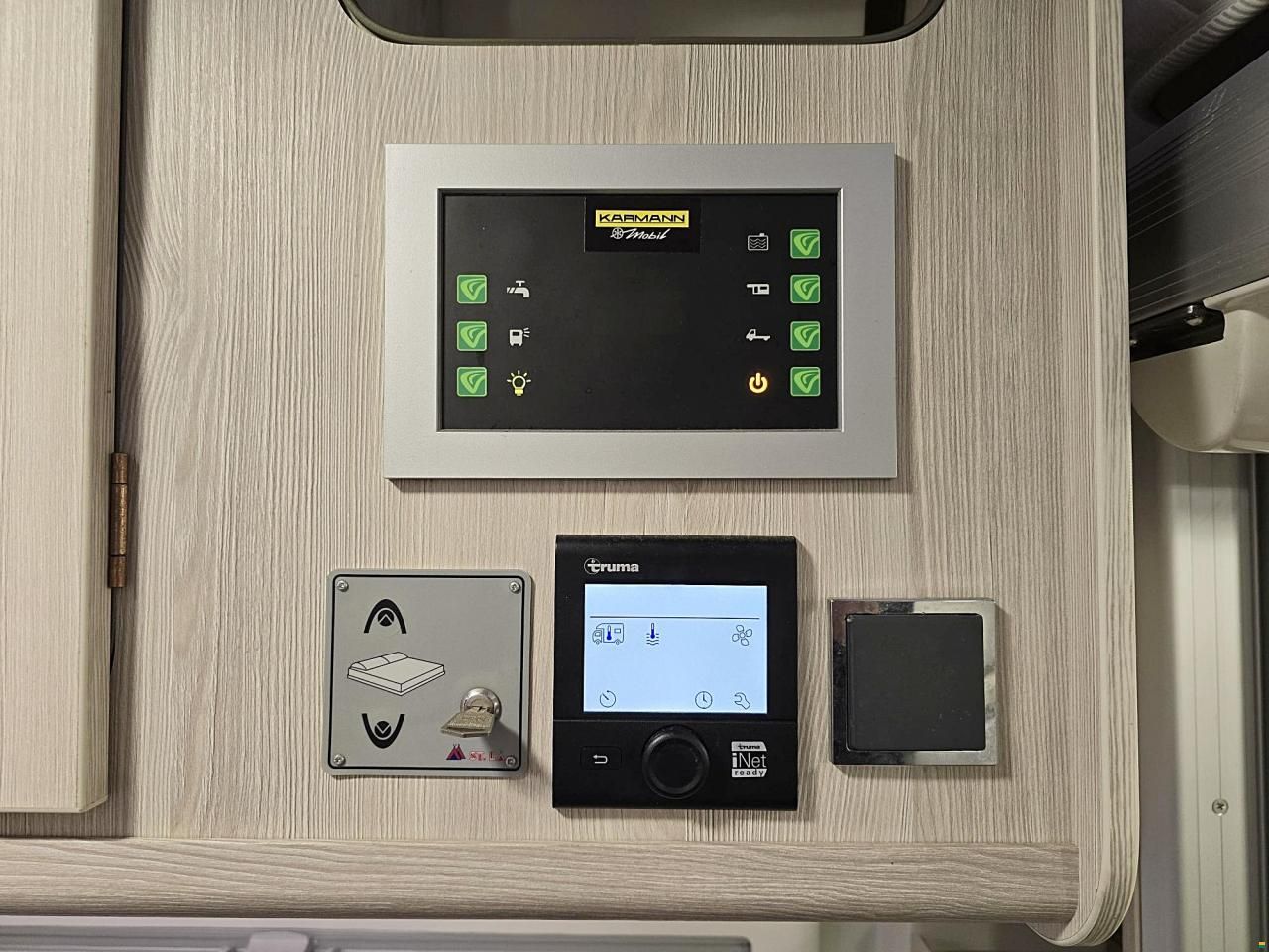 Karmann DEXTER 595 2.3 H3 MJ 150