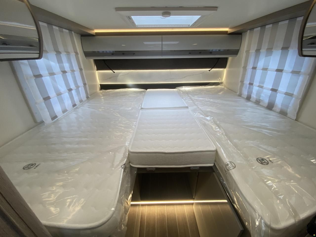 Roller Team Zefiro 287 TL, Ford 165PS Automat