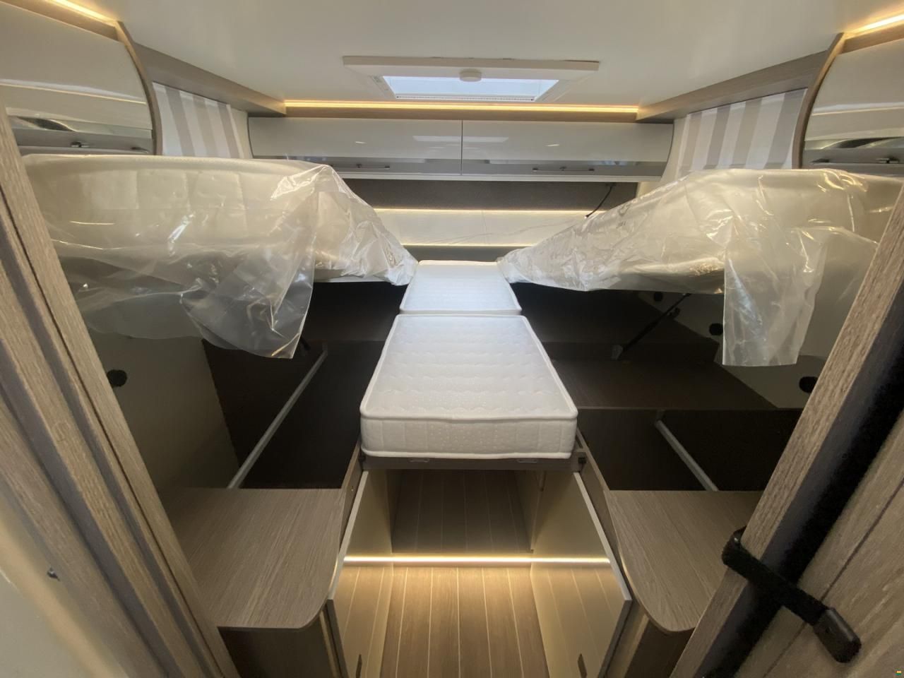 Roller Team Zefiro 287 TL, Ford 165PS Automat