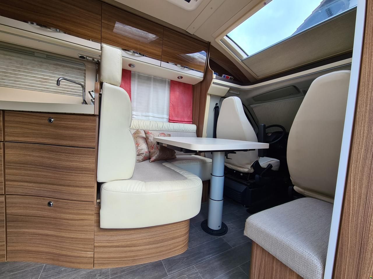 Eura Mobil Profila T 695 EB