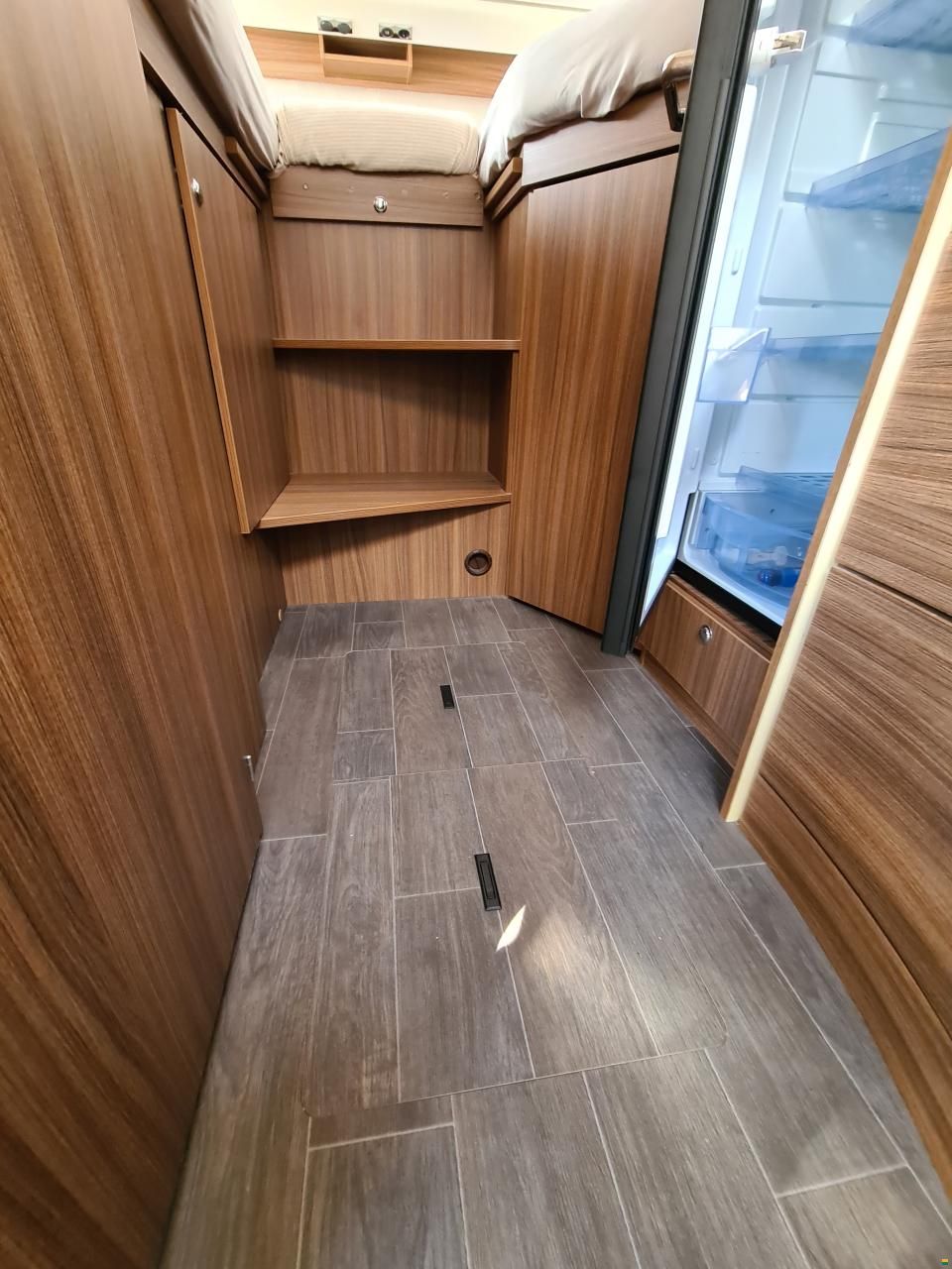 Eura Mobil Profila T 695 EB