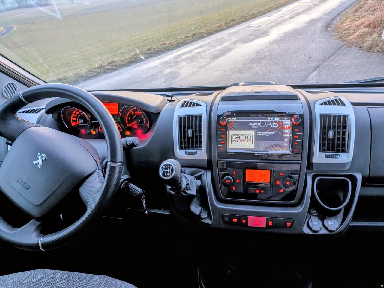 Dethleffs Globetrail 640 Peugeot 90 Years