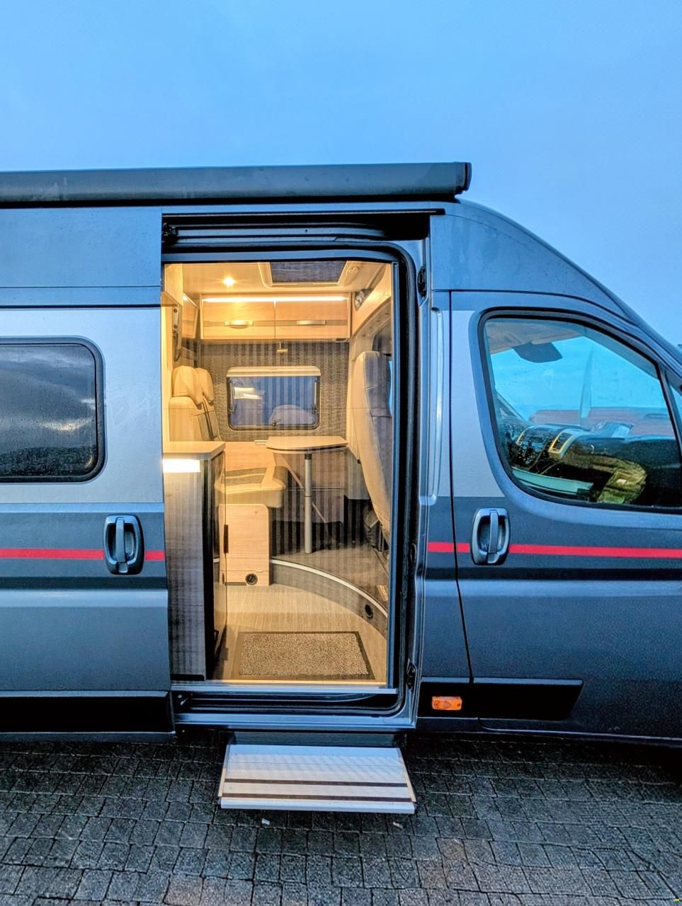 Dethleffs Globetrail 640 Peugeot 90 Years