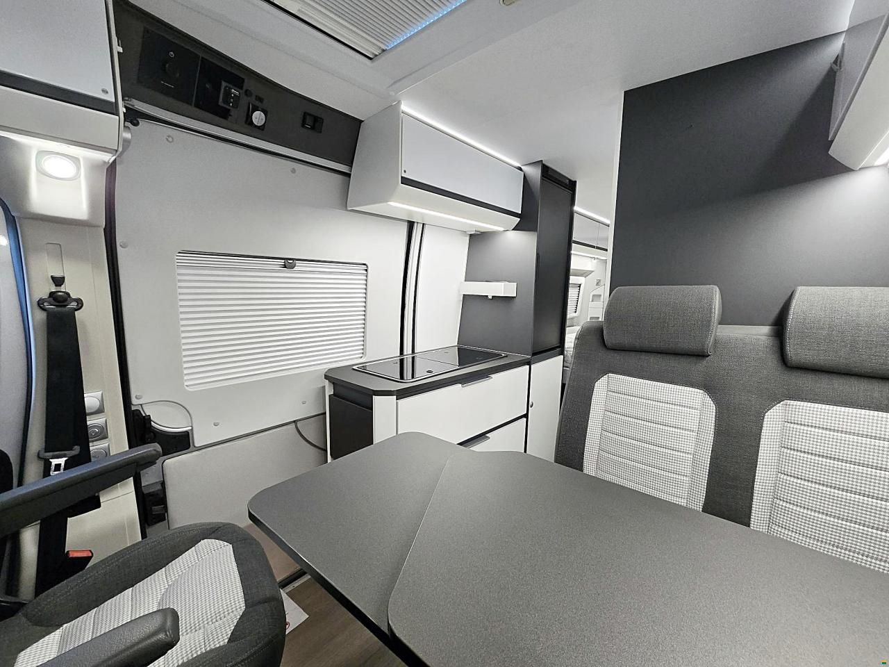 Adria TWIN 640 SGX SUPREME AUTOMAT 160MJ