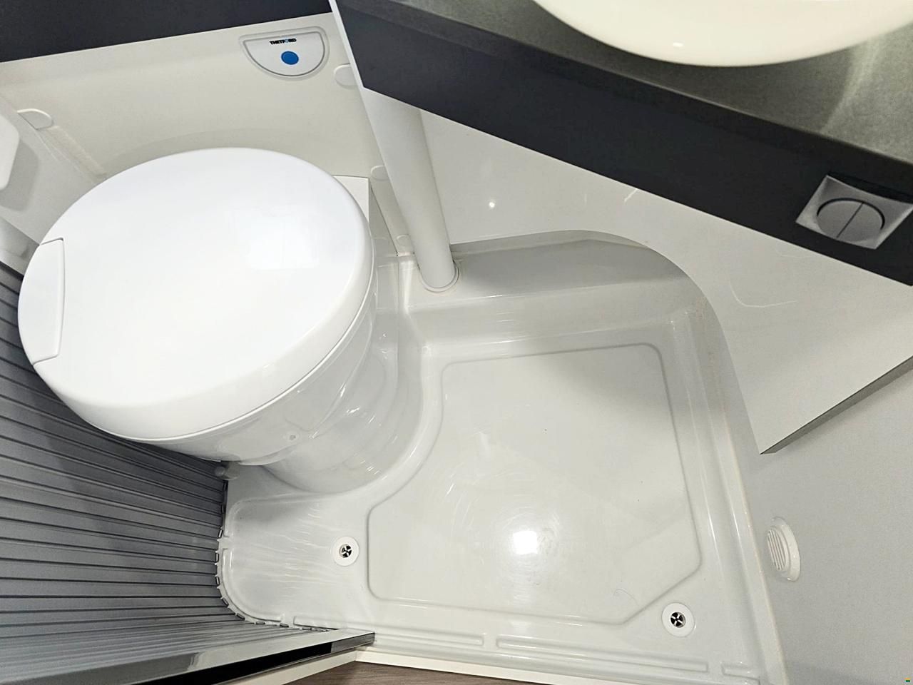 Adria TWIN 640 SGX SUPREME AUTOMAT 160MJ