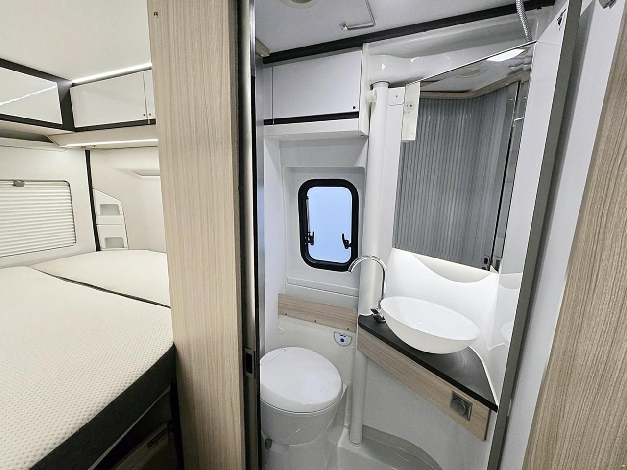 Adria TWIN 600 SPB PLUS AUTOMAT MAXI 160MJ