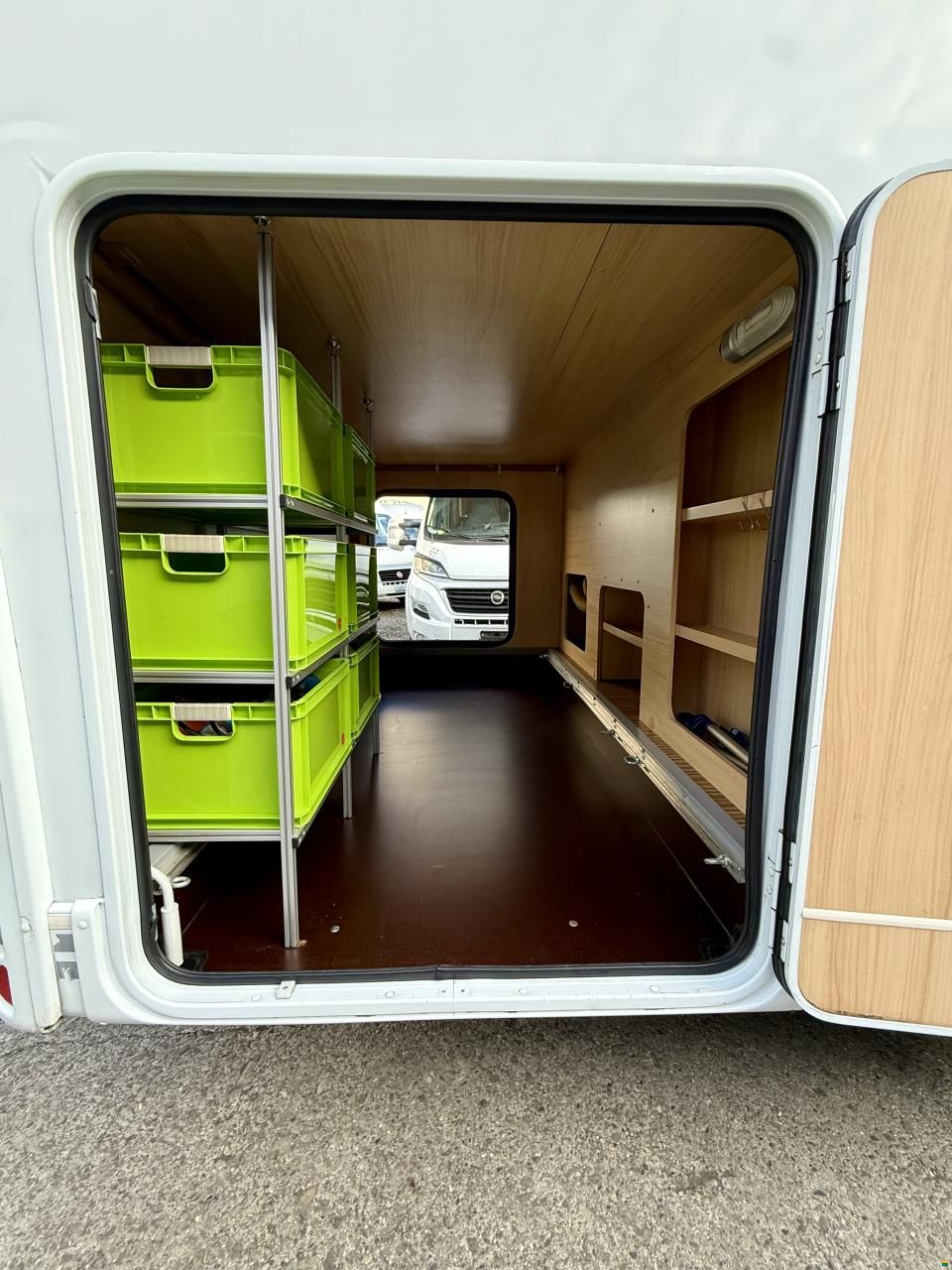 Sunlight T67 - Automatik - Hubbett