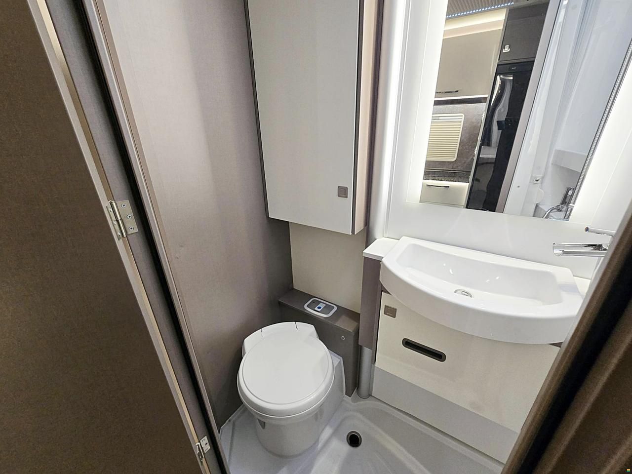 B&uuml;rstner LYSEO TD 690 G HARMONY LINE 2.2 HDI