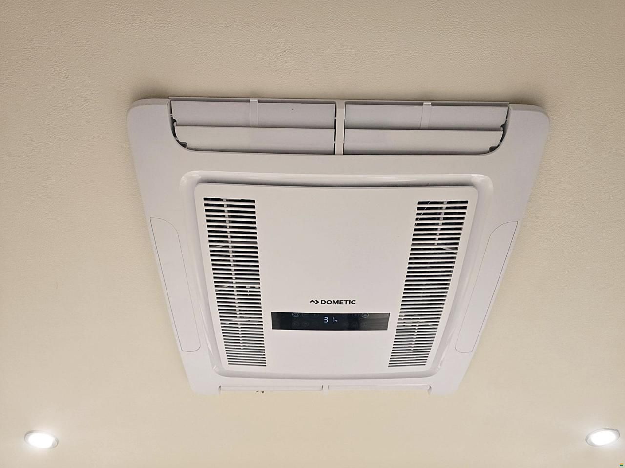 B&uuml;rstner LYSEO TD 690 G HARMONY LINE 2.2 HDI