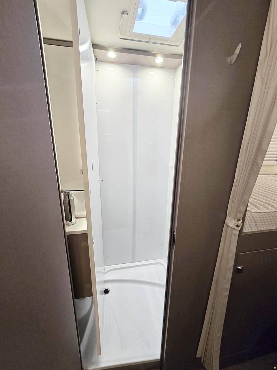 B&uuml;rstner LYSEO TD 690 G HARMONY LINE 2.2 HDI