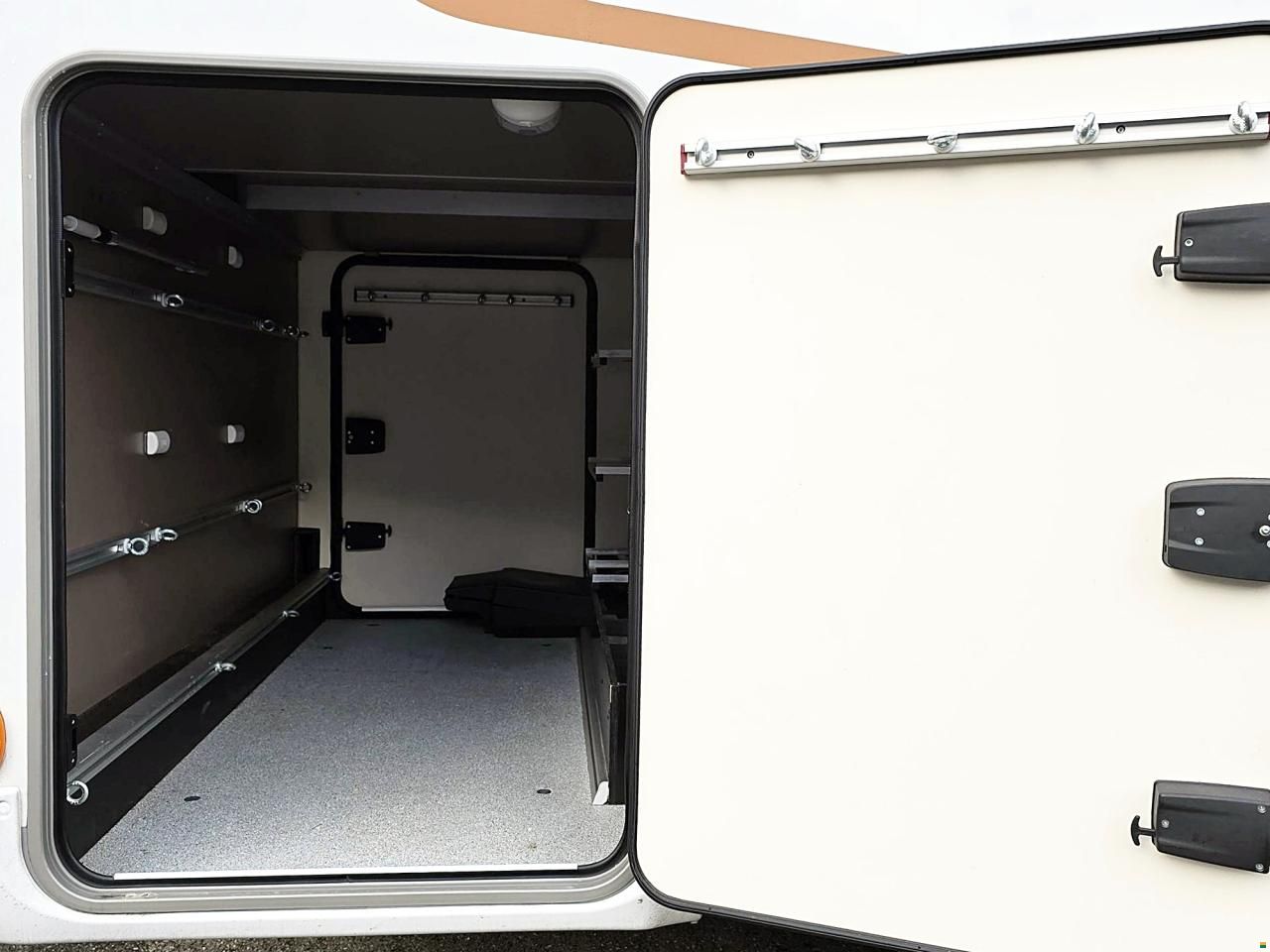 B&uuml;rstner LYSEO TD 690 G HARMONY LINE 2.2 HDI