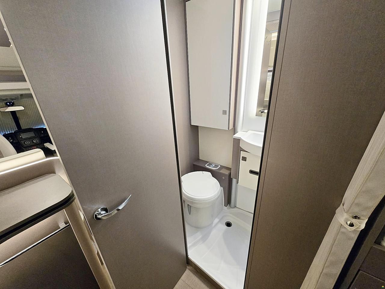 B&uuml;rstner LYSEO TD 690 G HARMONY LINE 2.2 HDI