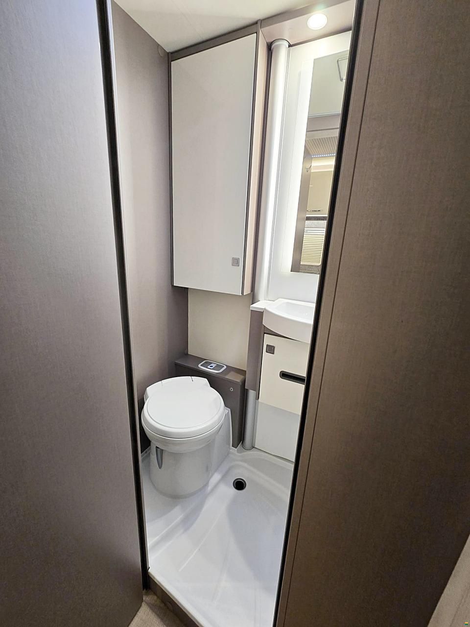 B&uuml;rstner LYSEO TD 690 G HARMONY LINE 2.2 HDI