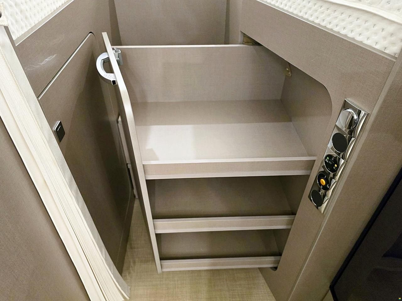 B&uuml;rstner LYSEO TD 690 G HARMONY LINE 2.2 HDI