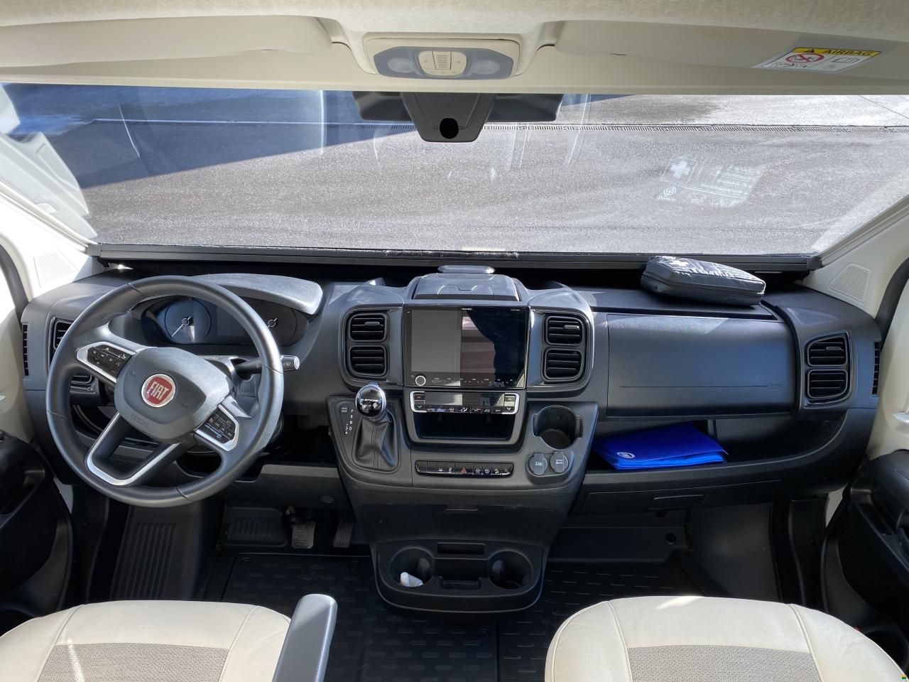 Eura Mobil Activa One 690 HB